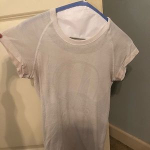 Lululemon swiftly tech short sleeve